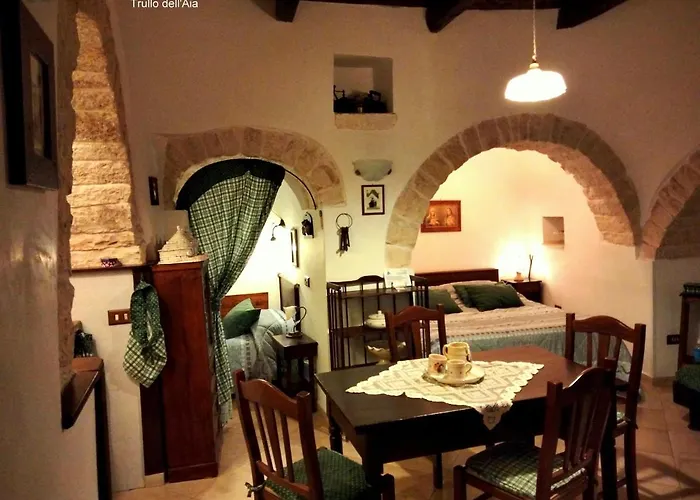 Miratrulli Apartment & Trullo Dell\'Aia